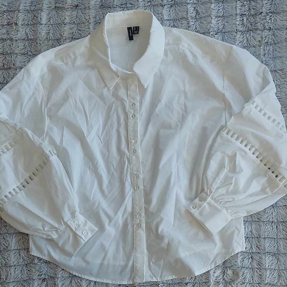 NWOT Vero moda white button-down blouse small (read description)‎